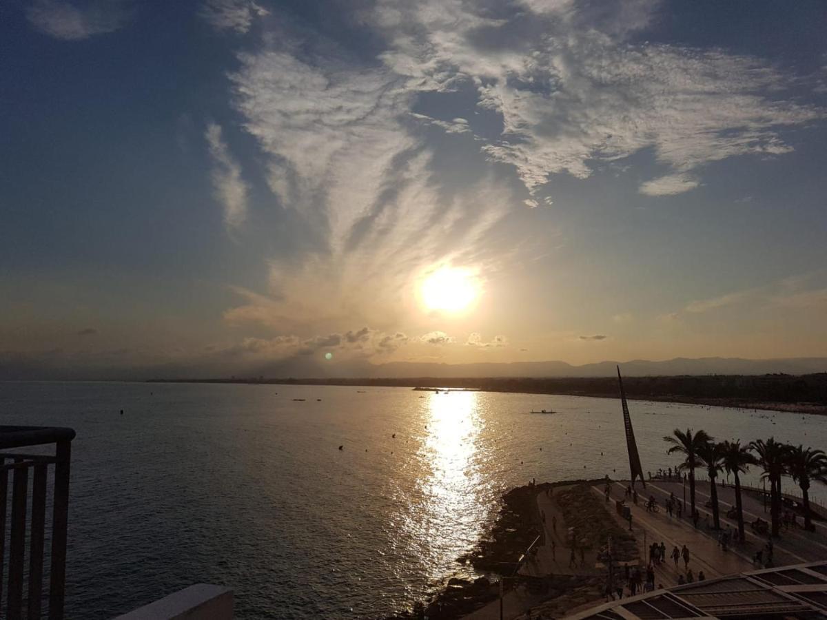 Apartamento Acantilados Vistas Mar Салоу Экстерьер фото
